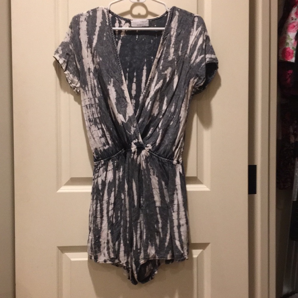 Audrey 3+1 womens tie dye romper short sleeves size M bluish grey/white